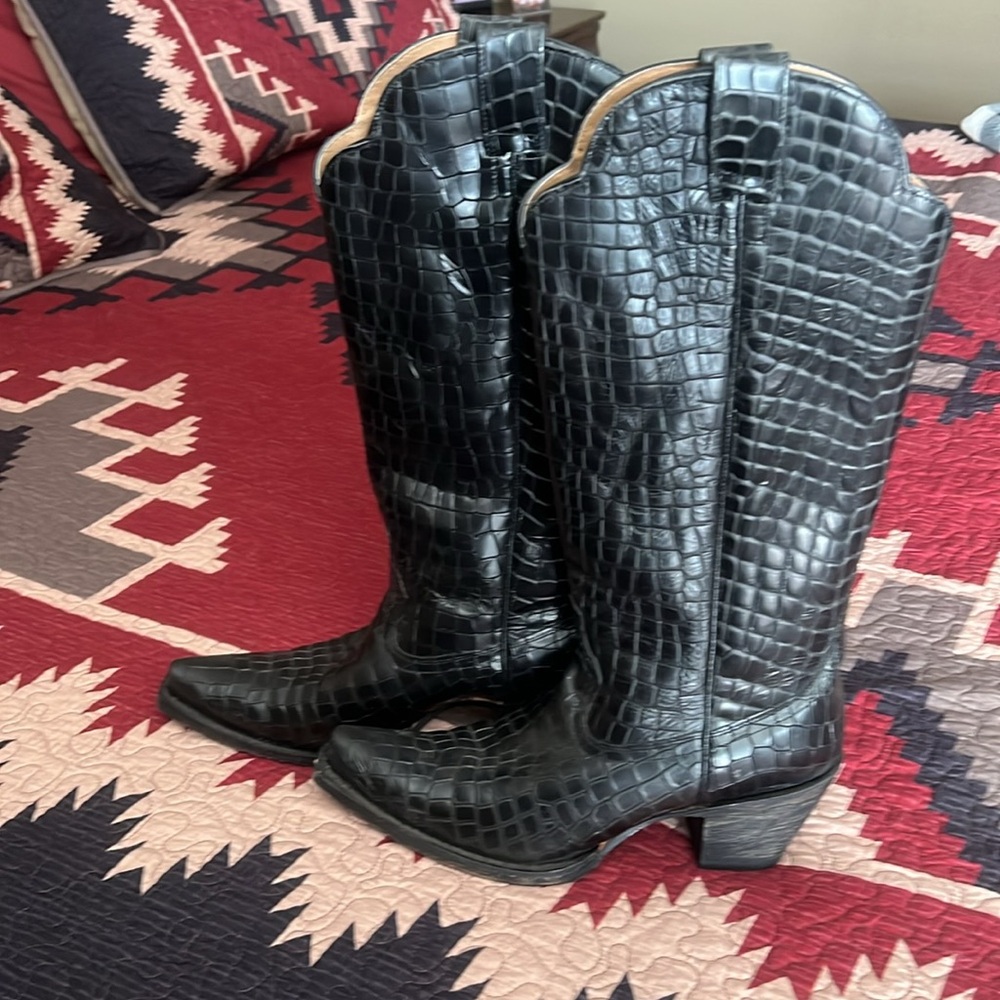 Idyllwild boots brand new